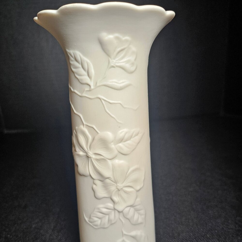 1960s MCM Kaiser Porcelain Vase With Dogwood Pattern Signed by M Frey 7"Tall